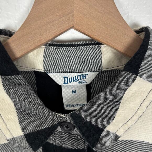 Duluth Trading Co. Free Swingin' Flannel Tunic Size Medium - Picture 3 of 4